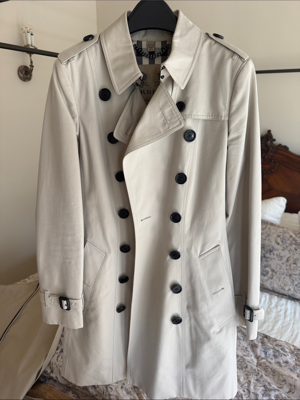 Burberry Beige Double-Breasted Trench Coat - Picture 3 of 9